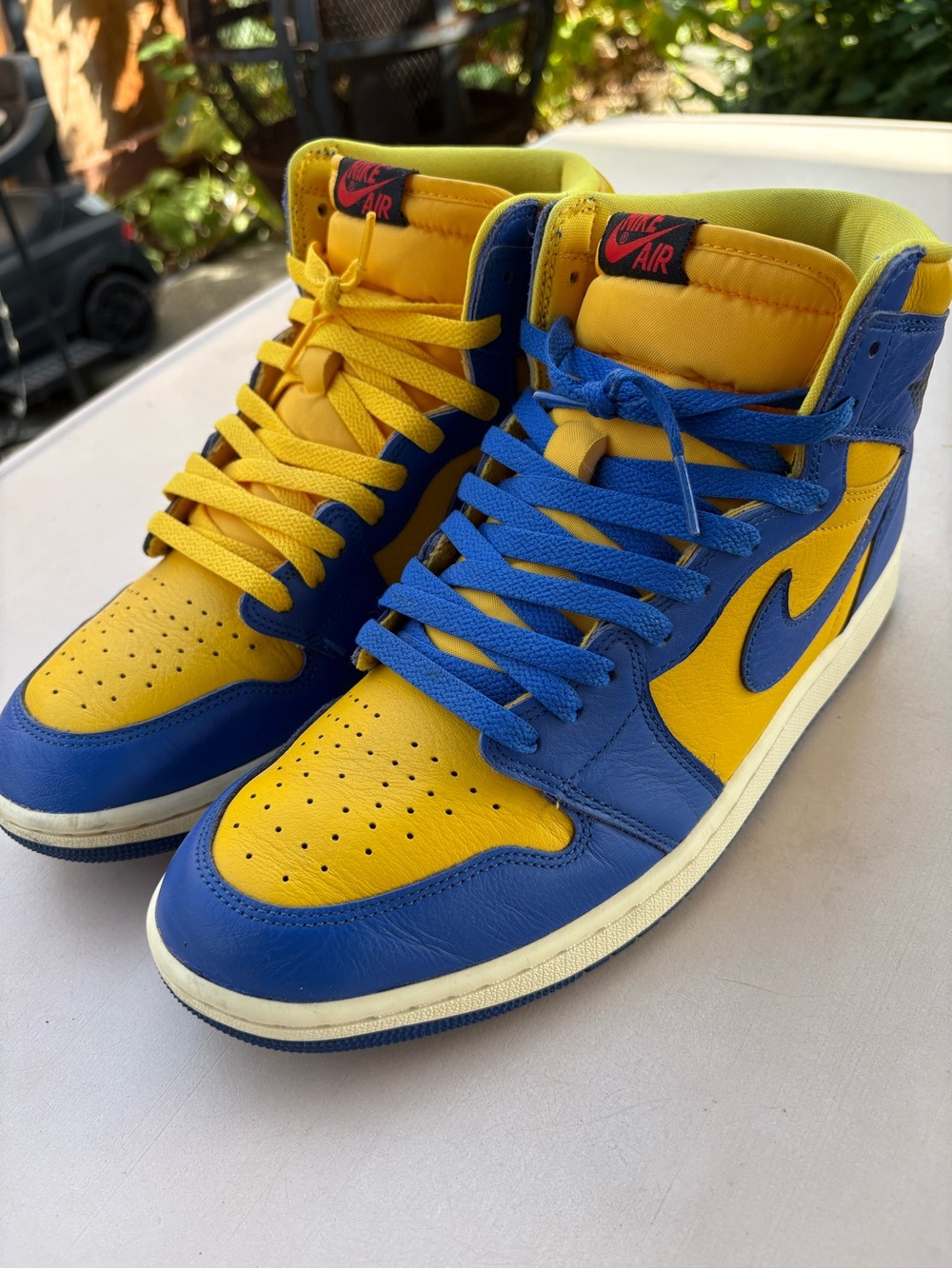 Jordan 1 High OG Reverse Laney - Picture 2 of 8
